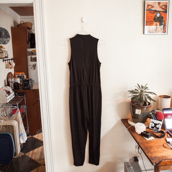 Choker Sleeveless Jumpsuit - Picture 4 of 6
